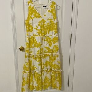 NWT Roz & Ali Floral Tiered Dress Fully Lined Perfect for An Occasion Beautiful